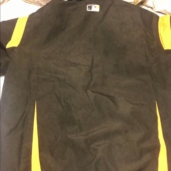 MLB Pirates Jacket - Picture 3 of 3